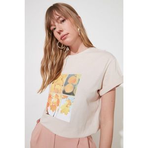 Trendyol Beige Printed Boyfriend Knitted T-Shirt vyobraziť