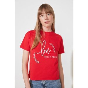 Trendyol Red Printed Semifitted Knitted T-Shirt vyobraziť