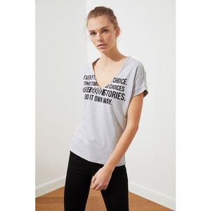 Trendyol Gray Printed V Collar Basic Knitted T-Shirt vyobraziť