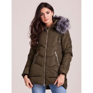 Khaki winter jacket with fur on the hood vyobraziť