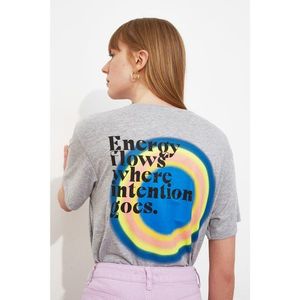 Trendyol Gray Boyfriend Back Print Knitted T-Shirt vyobraziť
