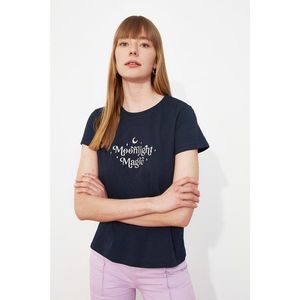 Trendyol Basic Knitted T-Shirt WITH Navy Blue Embroidery vyobraziť