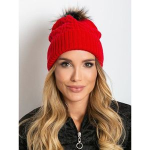Cap with a braid weave and a fur pompom red vyobraziť