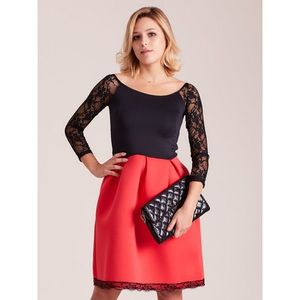 Red and black dress with pleats and lace vyobraziť