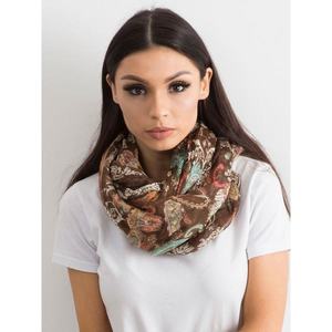 Brown shawl with a pattern vyobraziť