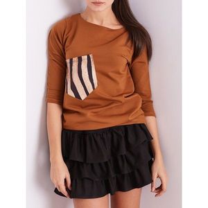 Brown women´s blouse with a leopard print pocket vyobraziť
