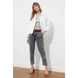 Trendyol High Waist Mom Jeans WITH Grey Waist DetailING vyobraziť