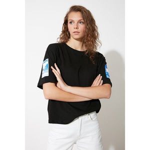Trendyol Black Loose Mold Sleeves Printed Knitted T-Shirt vyobraziť