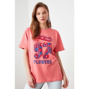 Trendyol Pink Printed Boyfriend Knitted T-Shirt vyobraziť