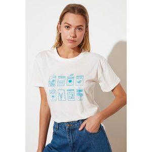 Trendyol Ecru Printed Semifitted Knitted T-Shirt vyobraziť