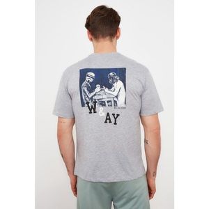 Trendyol Gray Men's Oversized Short Sleeve Printed T-Shirt vyobraziť