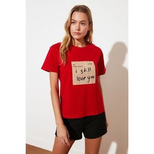 Trendyol Red Printed Semi-Fitted Crew Neck Knitted T-Shirt vyobraziť