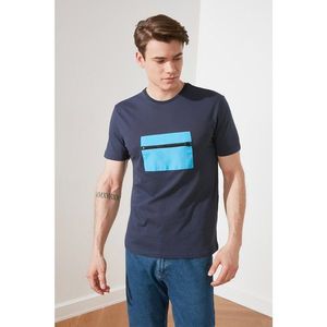 Trendyol Navy Blue Men's Regular Fit Short Sleeve Zip Detail T-Shirt vyobraziť