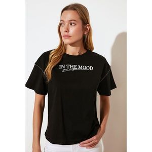 Trendyol Black Printed Semifitted Knitted T-Shirt vyobraziť