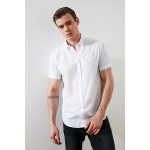 Trendyol White Men's Regular Fit Basic Shirt Collar Short Sleeve Flamed Shirt vyobraziť