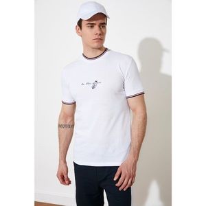 Trendyol White Men's Slim Fit Short Sleeve T-Shirt vyobraziť