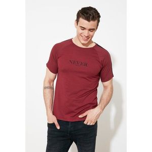 Trendyol Burgundy Men's Regular Fit Crew Neck Short Sleeve T-Shirt vyobraziť