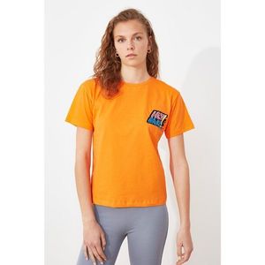 Trendyol Orange Printed Semifitted Knitted T-Shirt vyobraziť