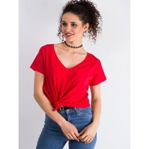 Red V-neck cotton t-shirt vyobraziť