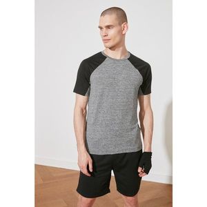 Trendyol Grey Male Slim Fit T-Shirt vyobraziť