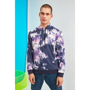 Trendyol Multicolored Men's Regular Fit Batik Hooded Sweatshirt vyobraziť