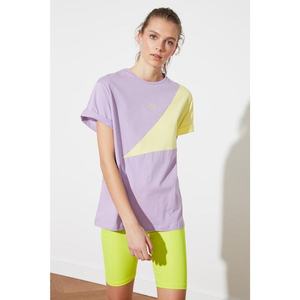 Trendyol Lila Color Block and Embroidered Boyfriend Sports T-Shirt vyobraziť