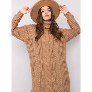 Camel knitted dress with turtleneck vyobraziť