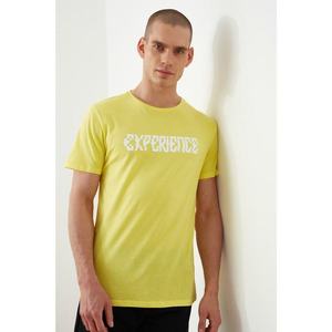 Trendyol Yellow Men Slim Fit Bike Collar Short Sleeve Printed T-Shirt vyobraziť