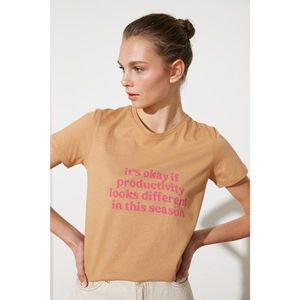 Trendyol Camel Printed Basic Knitted T-Shirt vyobraziť