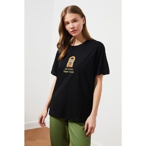 Trendyol Black Embroidered Boyfriend Knitted T-Shirt vyobraziť