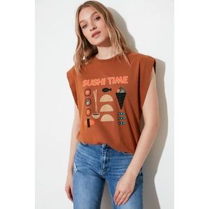 Trendyol Brown Printed Sleeveless Basic Knitted T-Shirt vyobraziť
