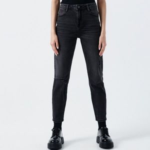 Cropp - Roztrhané džínsy slim - Čierna vyobraziť