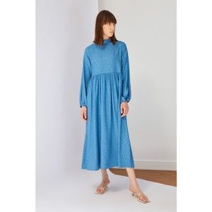 Trendyol Blue Printed Ruffle Stand Collar Dress vyobraziť