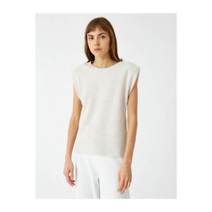 Koton Women's Ecru Padded Crew Neck T-Shirt vyobraziť