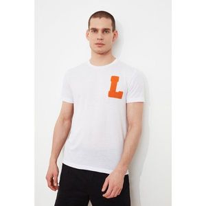 Trendyol White Men's Regular Fit Short Sleeve Letter Embroidered T-Shirt vyobraziť