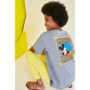 Trendyol Gray Mickey Mouse Licensed Printed Boyfriend Knitted T-Shirt vyobraziť