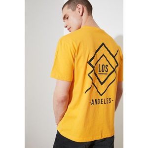 Trendyol Mustard Men's Oversize Fit Crew Neck Zero Sleeve Printed T-Shirt vyobraziť