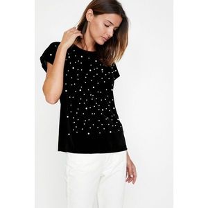 Koton Women's Black Pearl Detailed T-Shirt vyobraziť