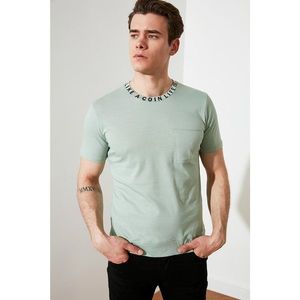 Trendyol Mint Men's Slim Fit Crew Neck Short Sleeve Printed T-Shirt with One Pocket vyobraziť