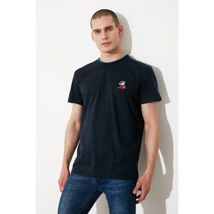 Trendyol Navy Blue Men's Regular Fit Short Sleeve Embroidered T-Shirt vyobraziť