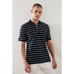 Trendyol Navy Blue Men's Slim Fit Zipper Detailed Striped Short Sleeve Polo Neck T-shirt vyobraziť