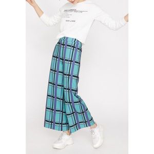 Koton Women Green Patterned Trousers vyobraziť