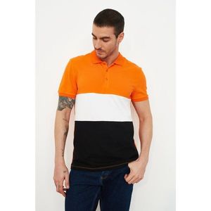 Trendyol Orange Men's Regular Fit Short Sleeves Color Block Polo Neck T-shirt vyobraziť