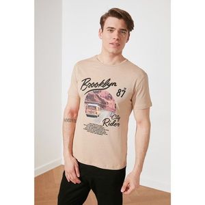 Trendyol Camel Men's Regular Fit Printed Short Sleeve T-Shirt vyobraziť