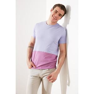 Trendyol Lila Men's Regular Fit Crew Neck Short Sleeve Color-Blocked T-Shirt vyobraziť