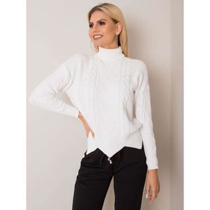 White turtleneck sweater vyobraziť