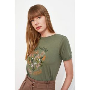 Trendyol Basic Knitted T-Shirt WITH Haki Embroidery vyobraziť