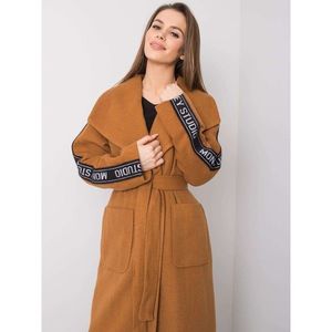 Light brown women´s coat with a belt vyobraziť