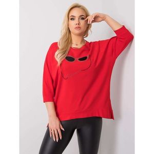 Red blouse with an application of rhinestones vyobraziť