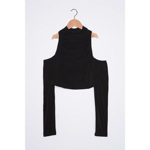 Trendyol Knitted Blouse with Black Shoulder Detail vyobraziť